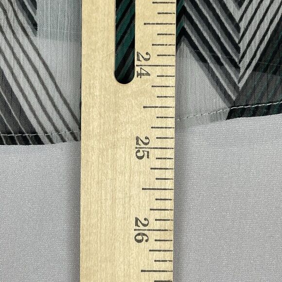 Banana Republic Semi Sheer Top Womens XS Grey Green Chevron Print Classic Office - Picture 8 of 12